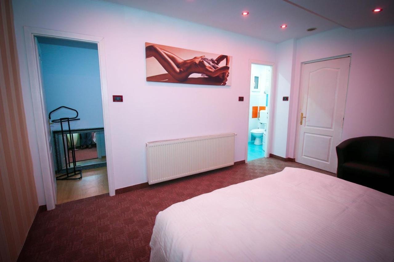Karma Luxury Room Bukarest Exteriör bild