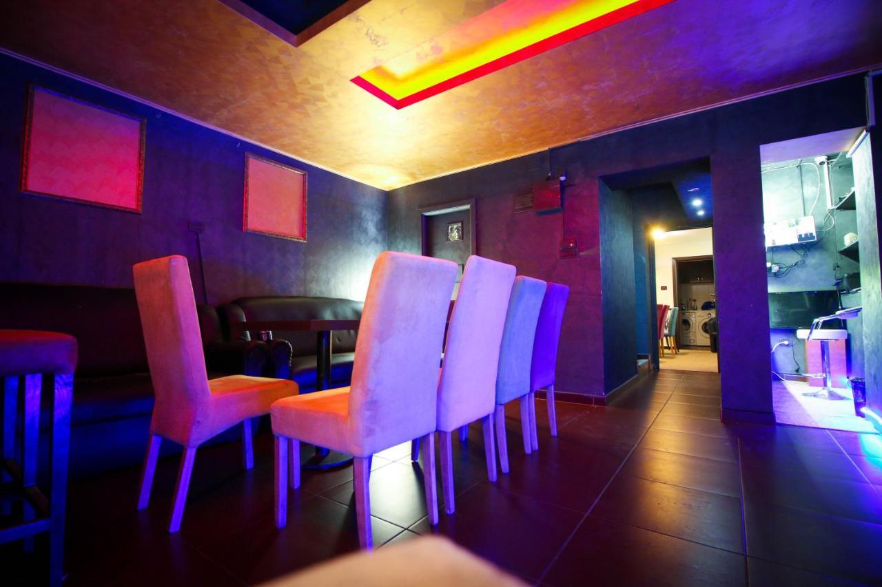 Karma Luxury Room Bukarest Exteriör bild
