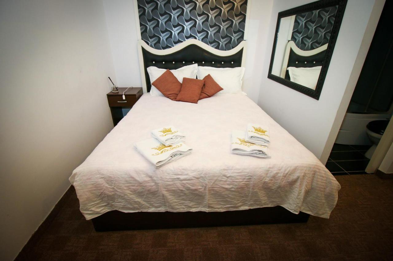 Karma Luxury Room Bukarest Exteriör bild