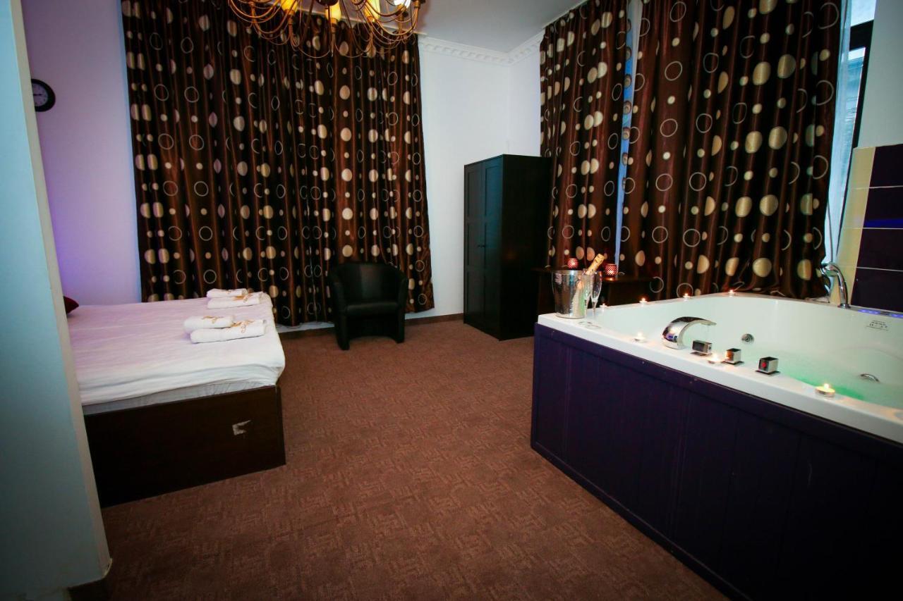 Karma Luxury Room Bukarest Exteriör bild
