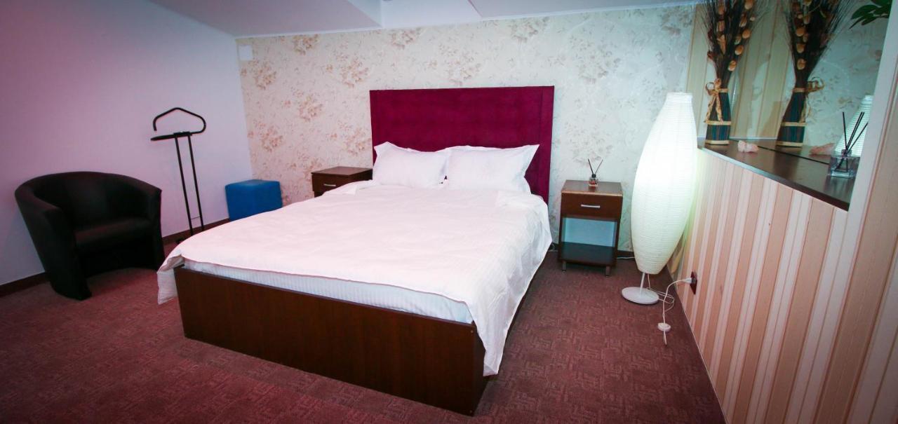 Karma Luxury Room Bukarest Exteriör bild
