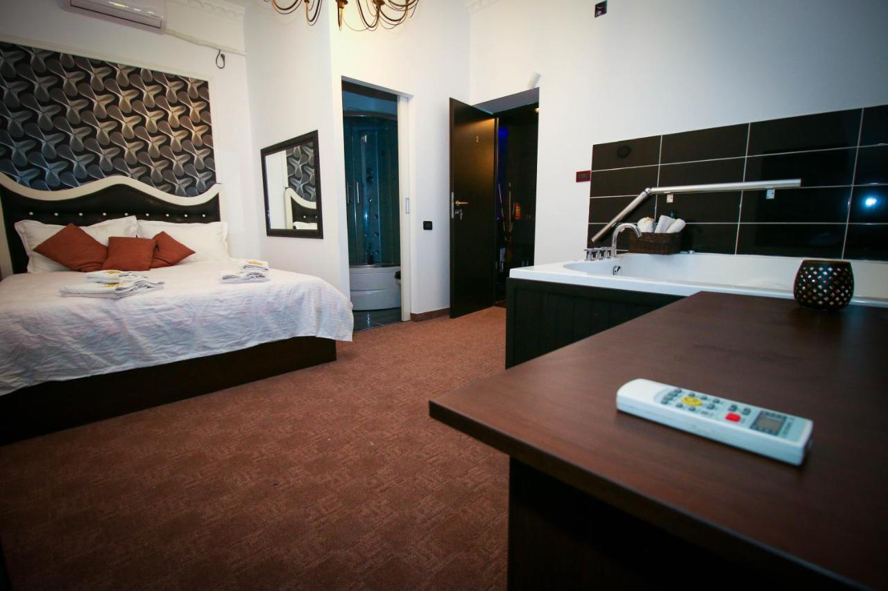 Karma Luxury Room Bukarest Exteriör bild