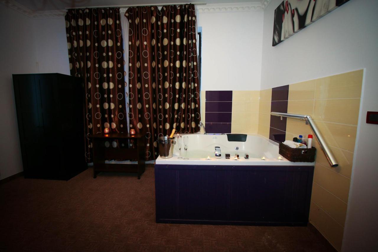 Karma Luxury Room Bukarest Exteriör bild