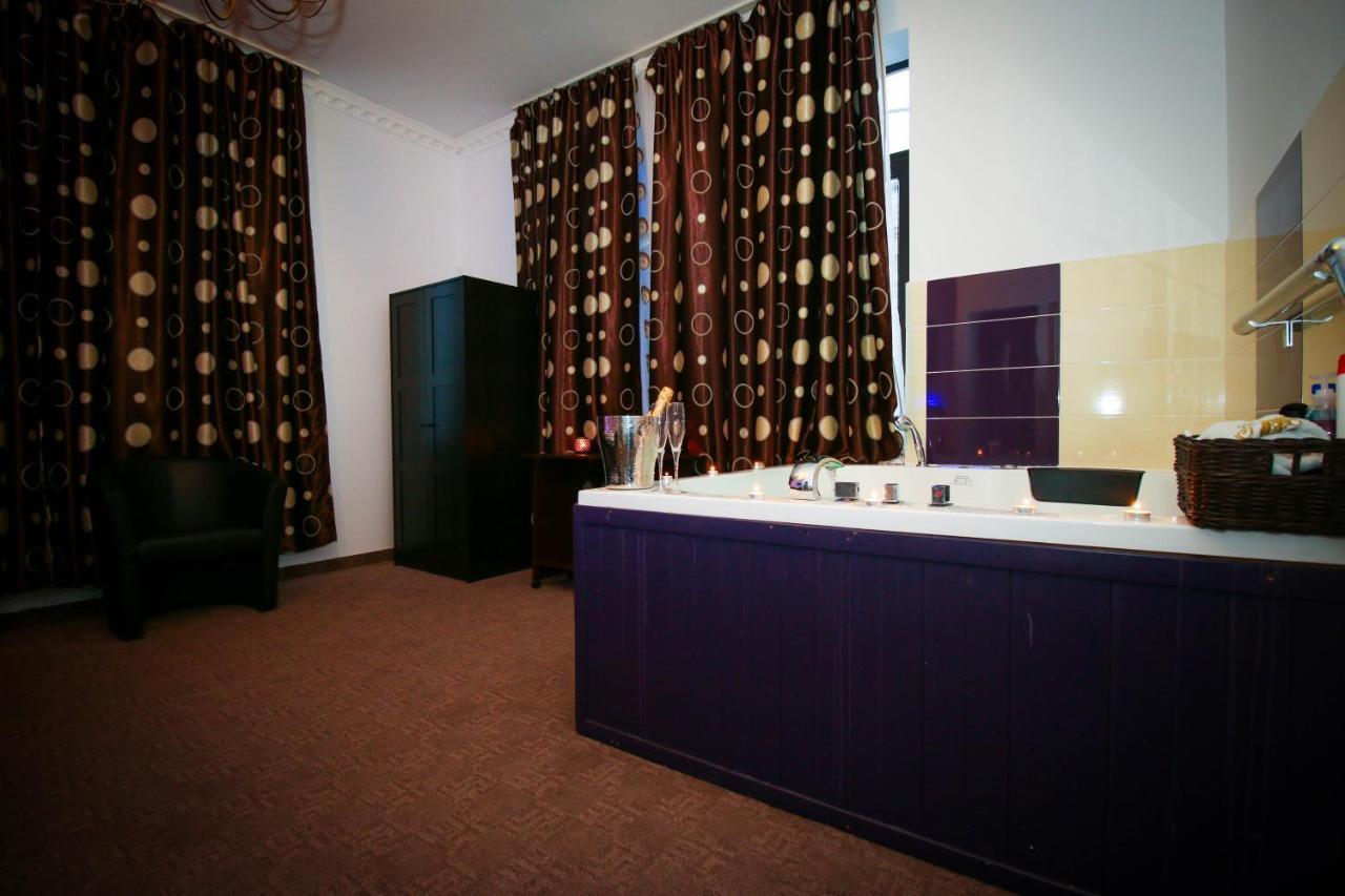 Karma Luxury Room Bukarest Exteriör bild